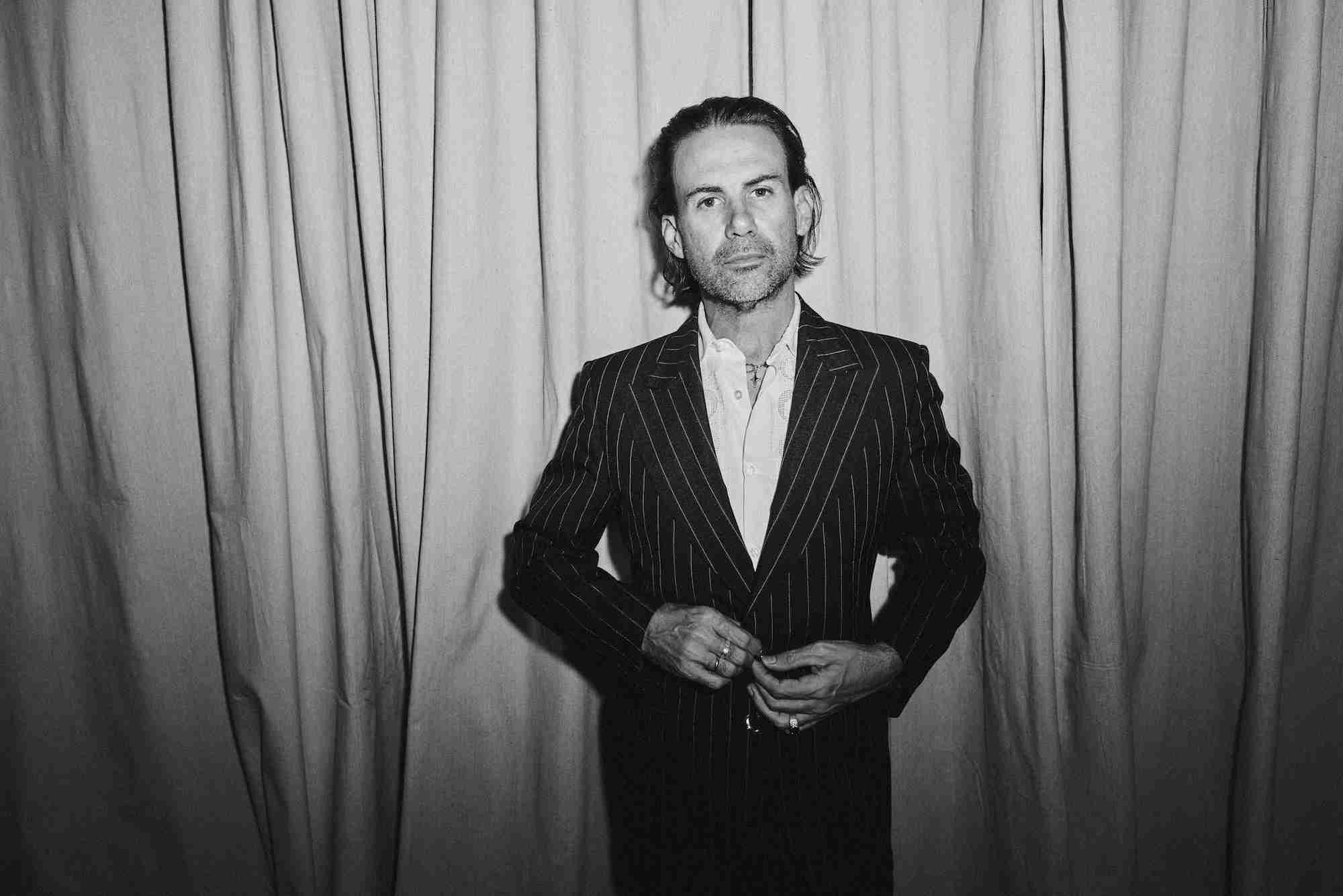 Scene News: Phil Jamieson Shares Effervescent New Single 'Reading Keats In Byron Bay' + Sophomore Album '10Charlie' Due Out Aug 14