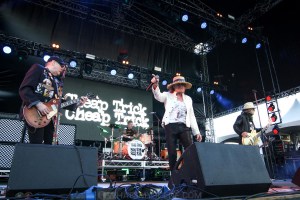 Cheap-Trick-UTSS-Hastings-Foreshore-Mornington-12th-March-2022-by-Paul-Miles-24-of-48