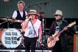 Cheap-Trick-UTSS-Hastings-Foreshore-Mornington-12th-March-2022-by-Paul-Miles-36-of-48