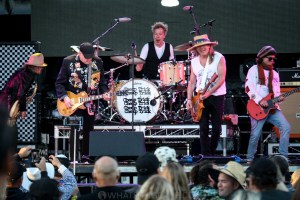 Cheap-Trick-UTSS-Hastings-Foreshore-Mornington-12th-March-2022-by-Paul-Miles-45-of-48