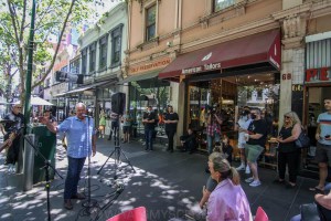 Daryl Braithwaite, CBD streets, Melbourne 24th Dec 2021 by Paul Miles