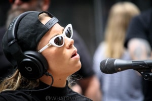 Tash-Sultana-Bourke-St-Mall-Melbourne-22nd-Dec-2021-by-Paul-Miles-16-of-38